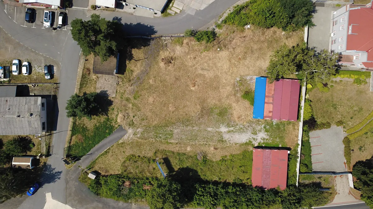 Prodej komerčního pozemku 3279 m²